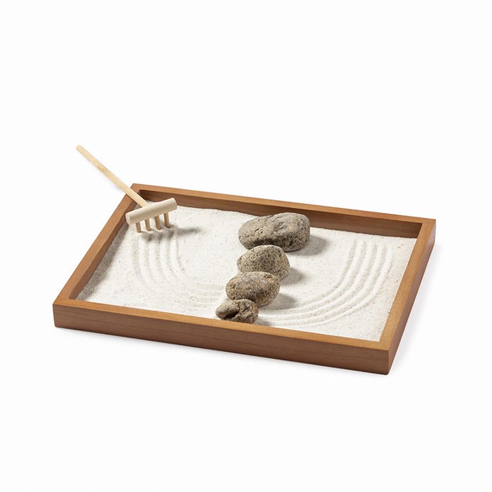 A small wooden tray filled with sand, featuring three rocks and a miniature rake for creating patterns. Azumy - Image 1