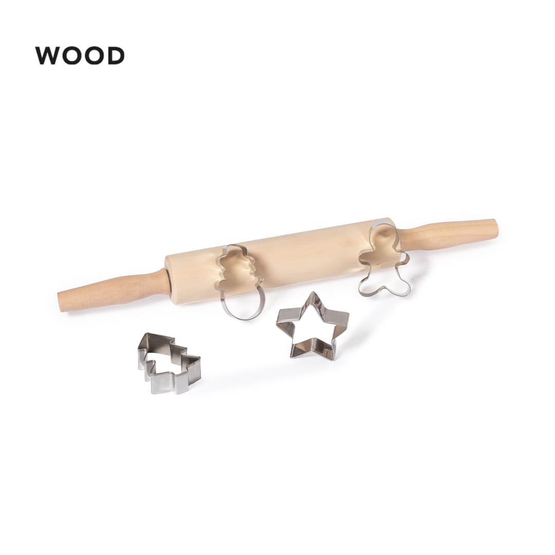 A wooden rolling pin with metal cookie cutters in star and bear shapes, alongside a circular cutter. Ibergrin - Image 1