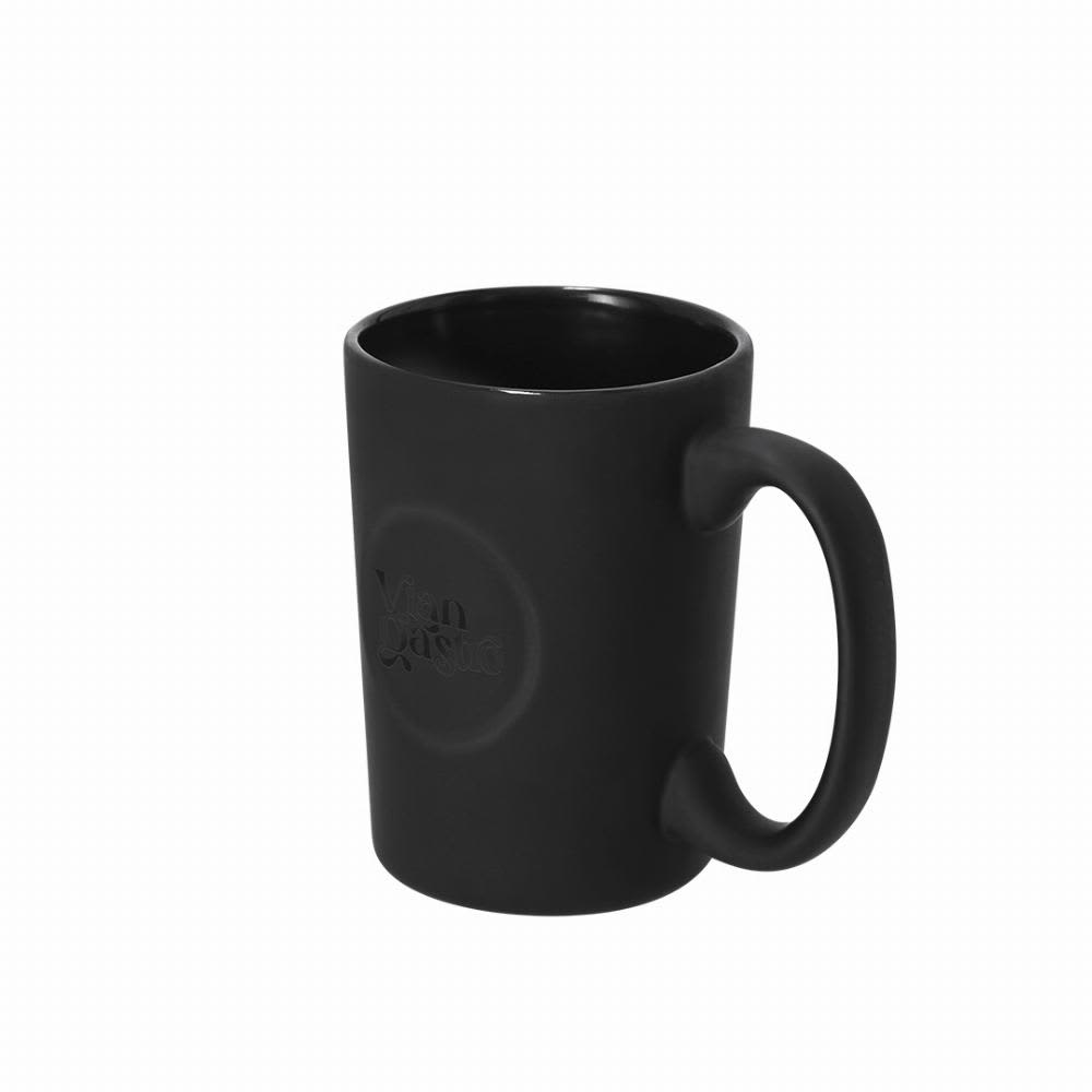 A drink bottle in matte black with a curved handle and a subtle logo on the side. Patt - Image 1