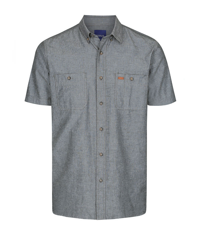 A short-sleeved work shirt in grey with two chest pockets and a logo. Suitable for various work environments. Icon - Image 1