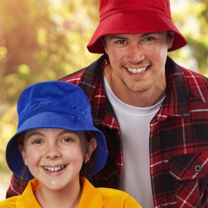 Bucket hat with toggle