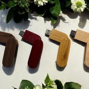 Driftwood Wooden Swivel 32GB Flash Drive